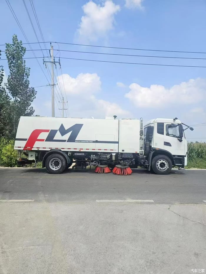 福龙马5180洗扫车 全能道路清洁伙伴，二手机械新的高性价比之选