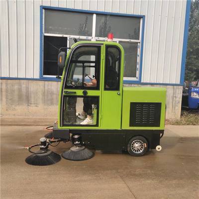 鸿宇纯电动扫路车 高效环保的校园清洁解决方案